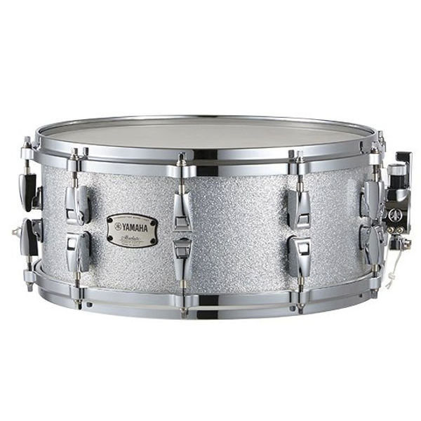 Skarptromme Yamaha Absolute Hybrid Maple AMS1460, 14x6, Silver Sparkle